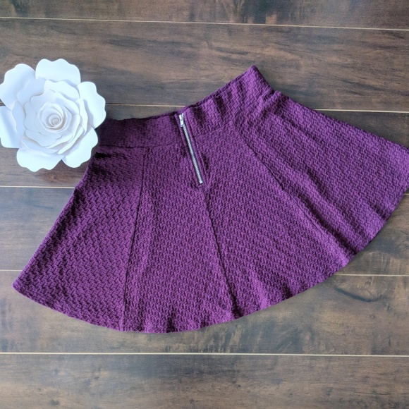 H&M Divided Wine, Jacquard Circle Mini Skirt ๐ท - Picture 3 of 6